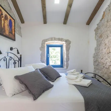 Holiday home Amazing In With House Sea View *