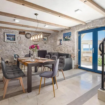 Holiday home Amazing In With House Sea View Celina
