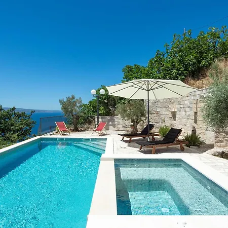 Holiday home Amazing In With House Sea View Celina