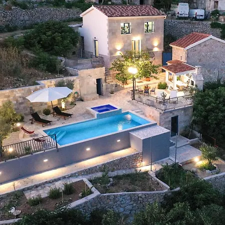 Holiday home Amazing In With House Sea View