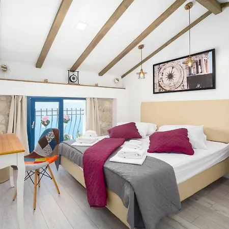 Holiday home Amazing In With House Sea View Celina